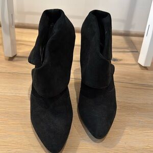 Via Spiga Suri Black Suede Foldover Heeled Via Spiga Ankle Boots Size 8.5M